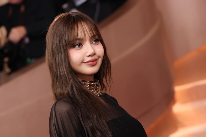 สวยงามมาก! ลิซ่าปรากฏตัวบนพรมแดงงาน Golden Globes